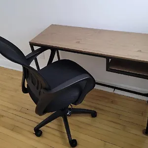 Free Parking, Beautiful 4 1/2- 2 Bedroom Montréal