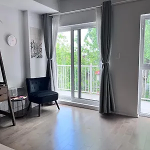 1 Min To Metro, New Condo, Lovely Cozy Studio Montréal