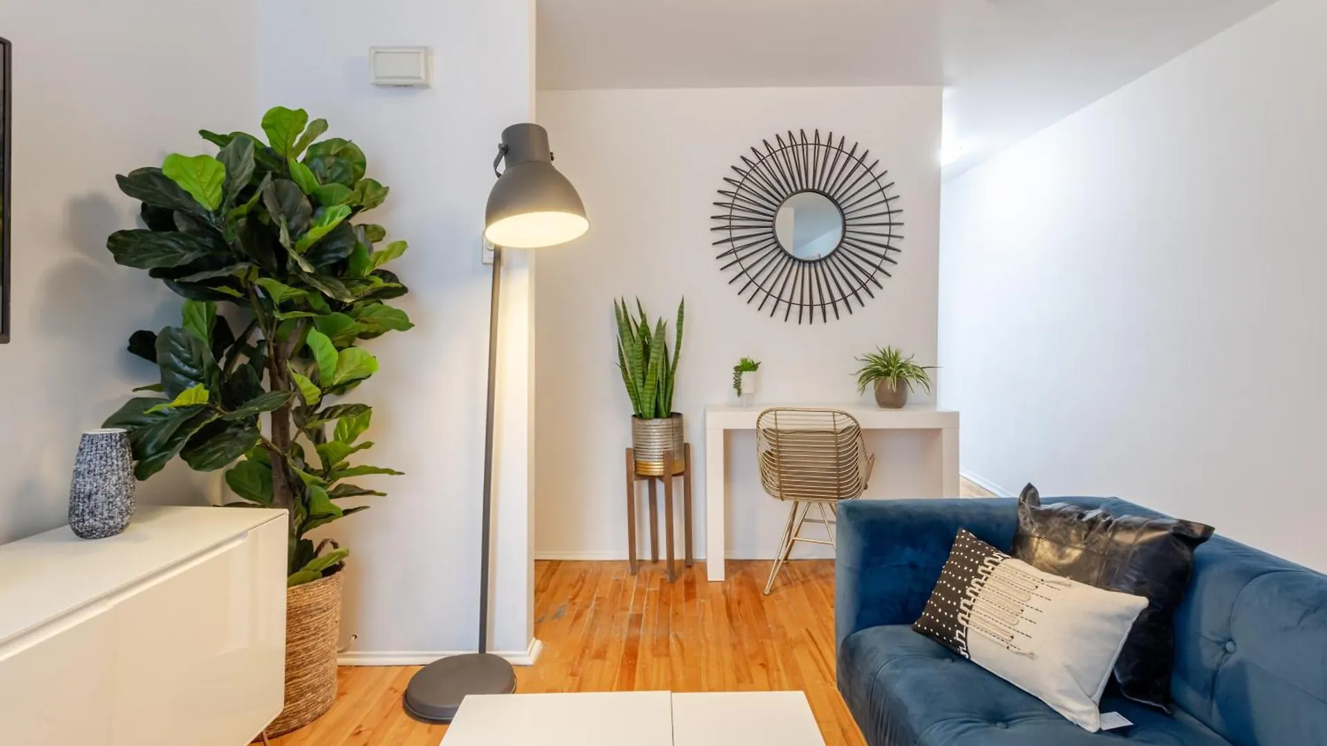 Stunning 2B In Plateau Mont-Royal Apartment Montreal