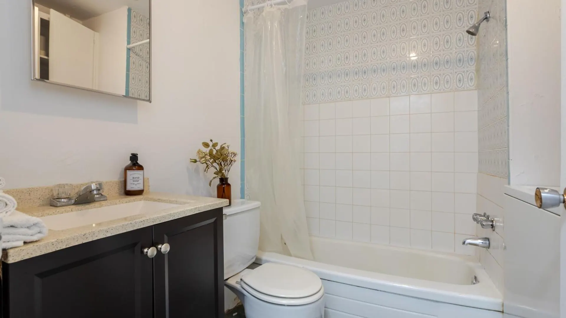 Stunning 2B In Plateau Mont-Royal Apartment Montreal