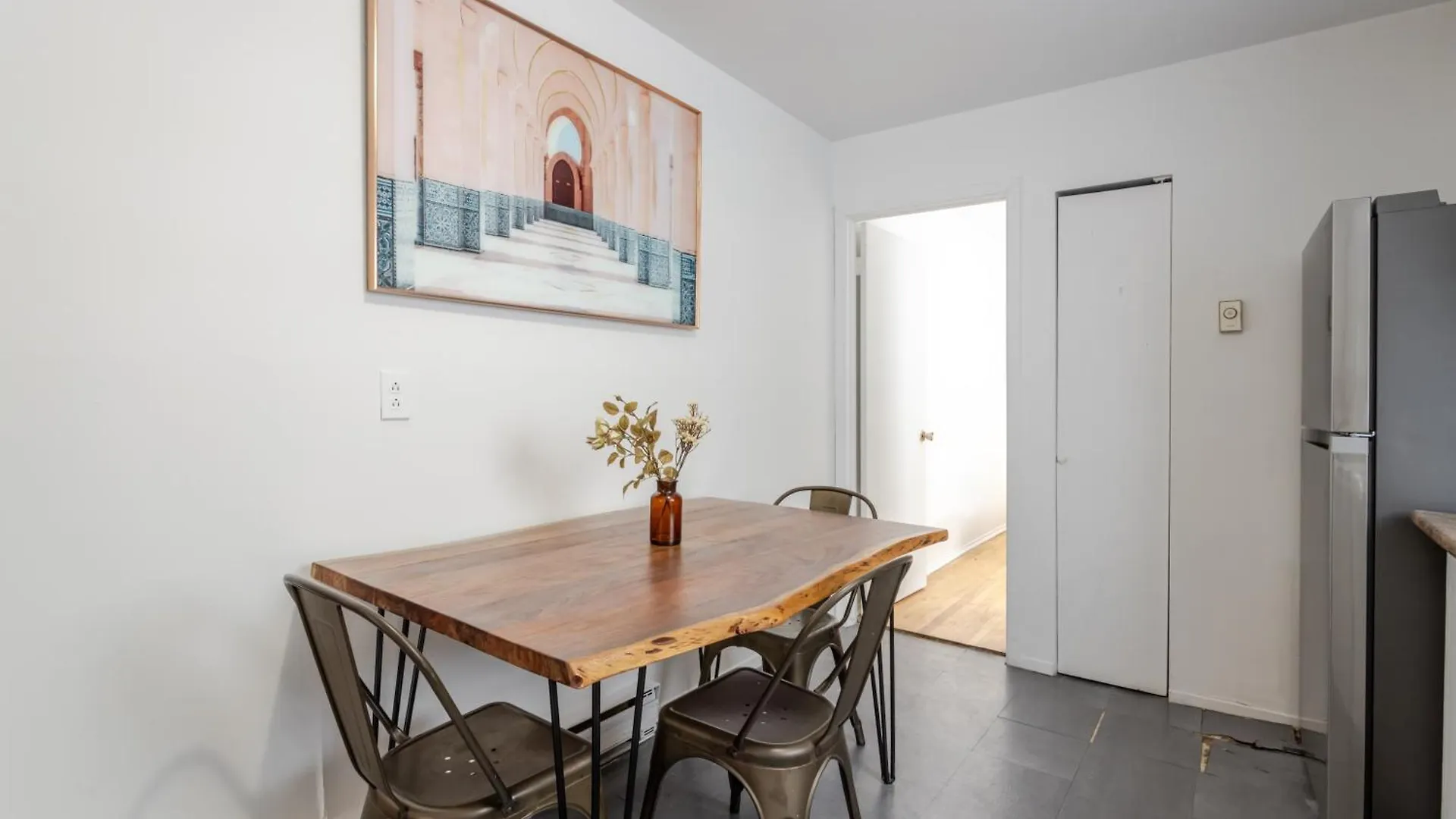Stunning 2B In Plateau Mont-Royal Apartment Montreal Canada